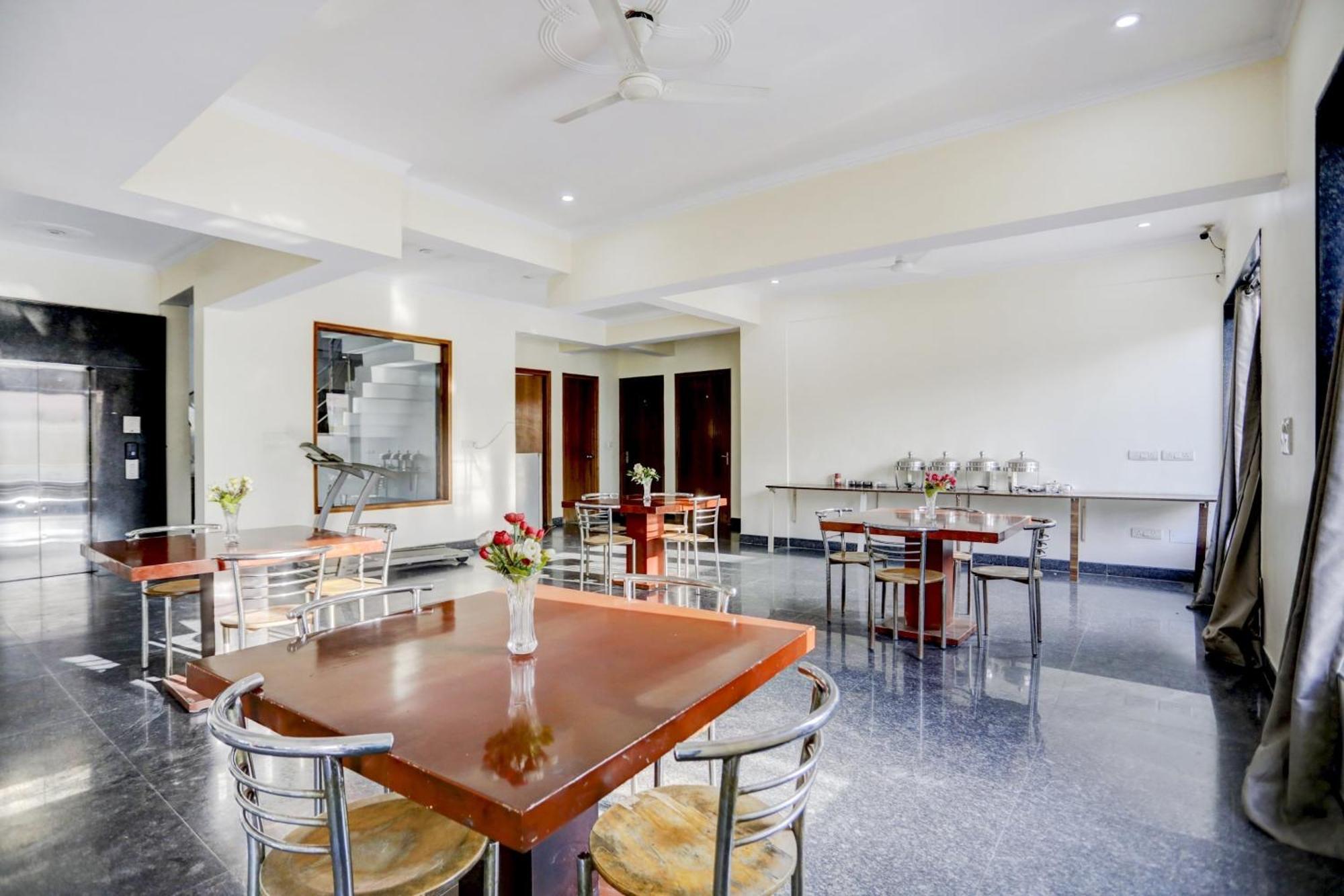 Super Town House Hi5 Aditya International Бхубанешвар Екстер'єр фото