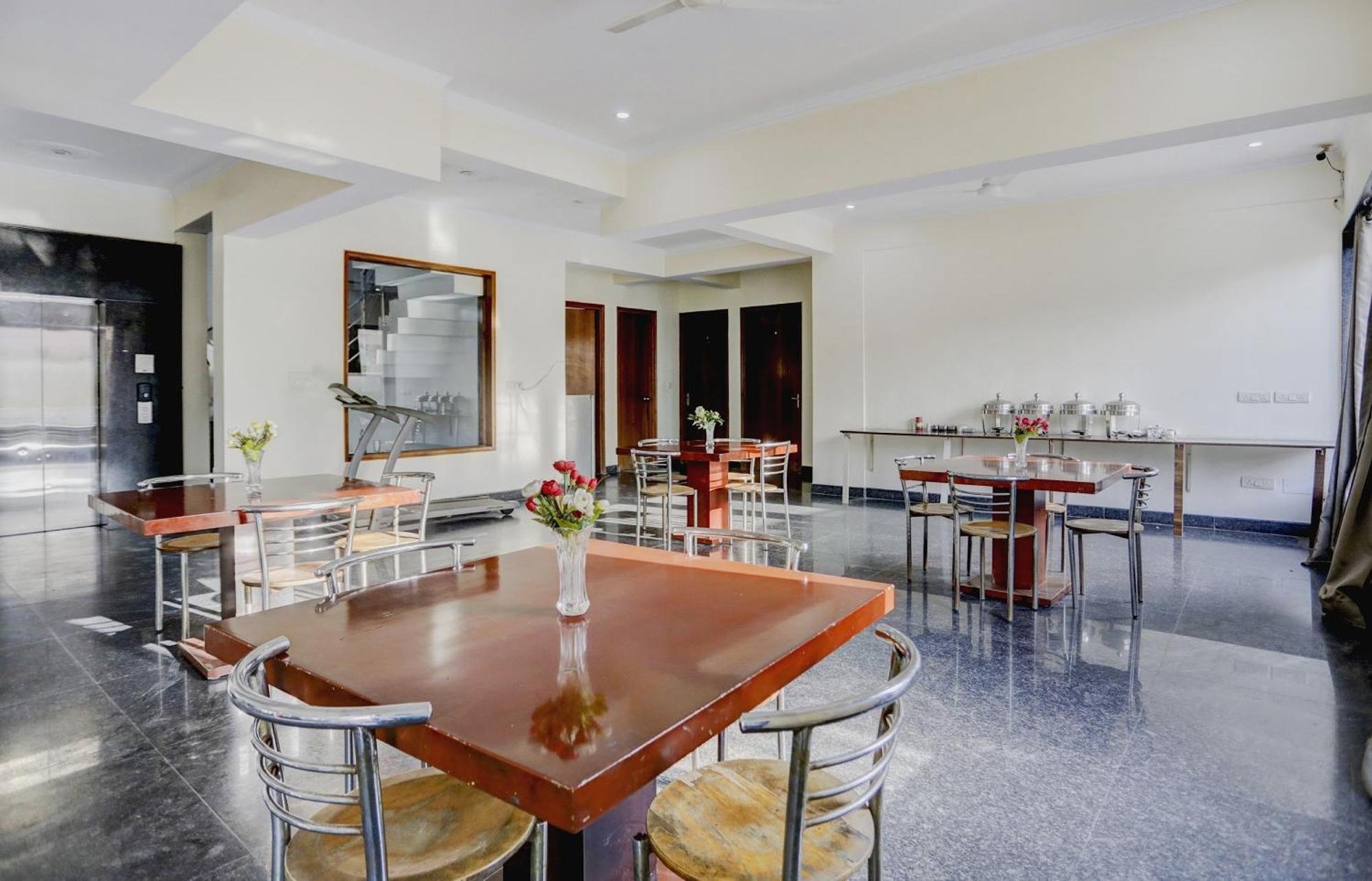 Super Town House Hi5 Aditya International Бхубанешвар Екстер'єр фото