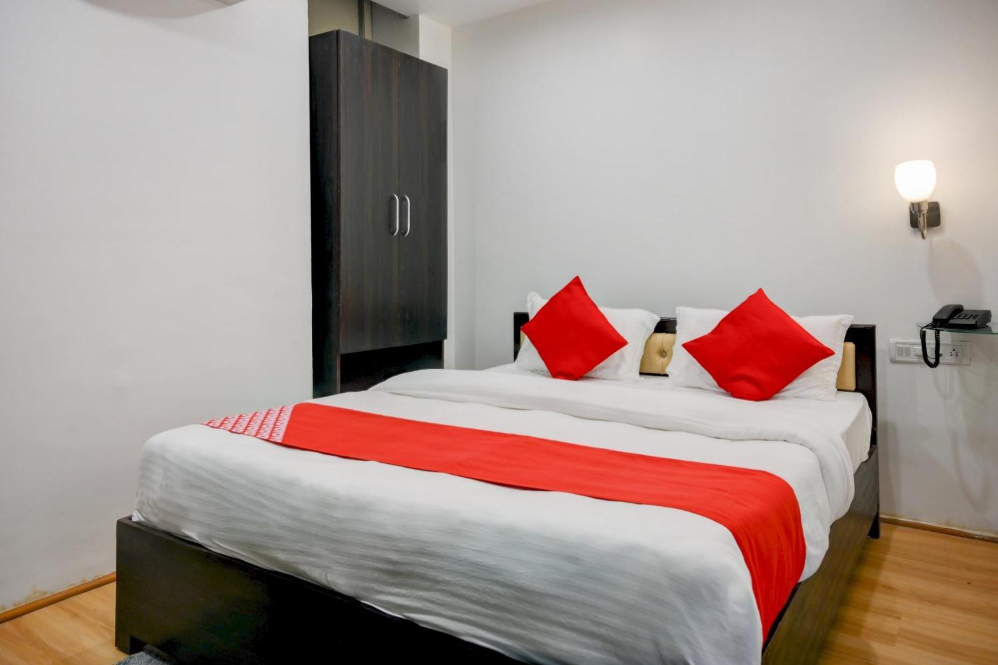 Super Town House Hi5 Aditya International Бхубанешвар Екстер'єр фото